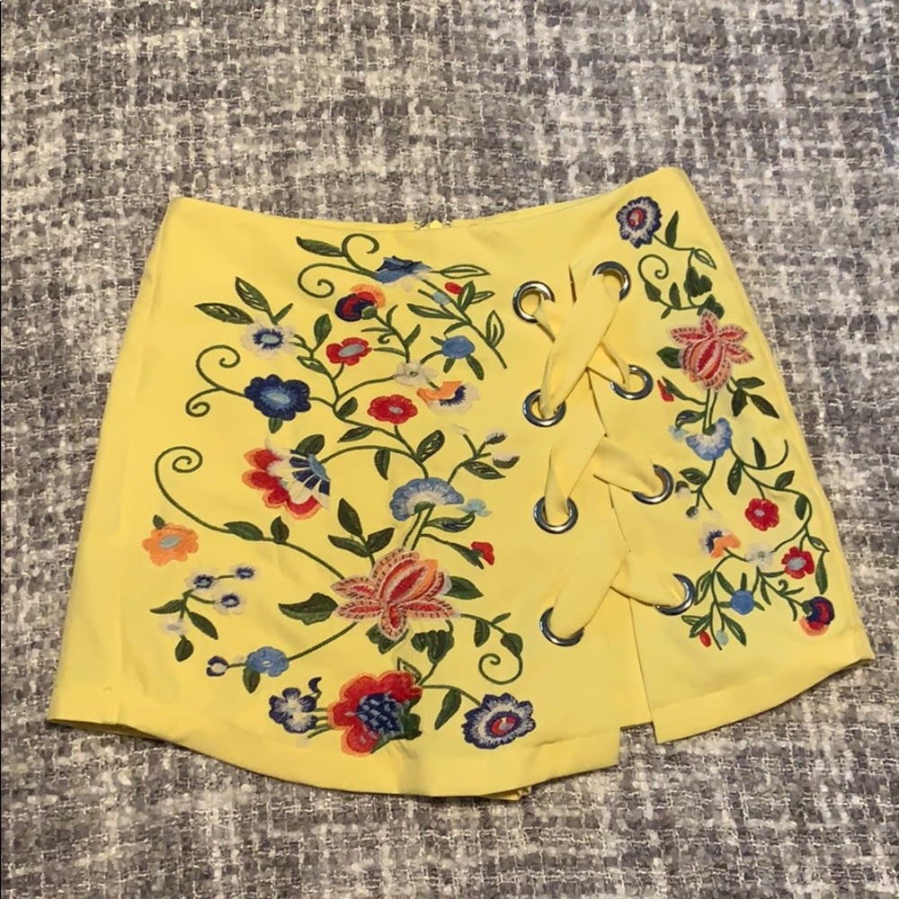 Trendy Embroidered Skort